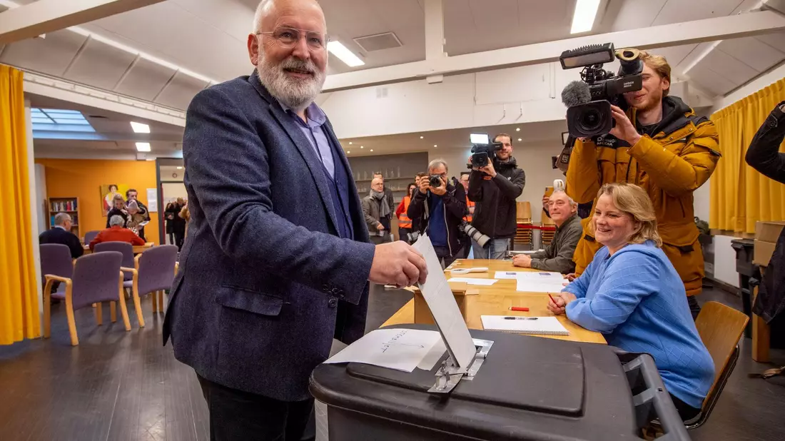 Sozialdemokraten und Grüne treten erstmals als Bündnis an und wollen mit ihrem Spitzenkandidaten Frans Timmermans den befürchteten Rechtsruck verhindern. - Bild: Ermindo Armino/AP