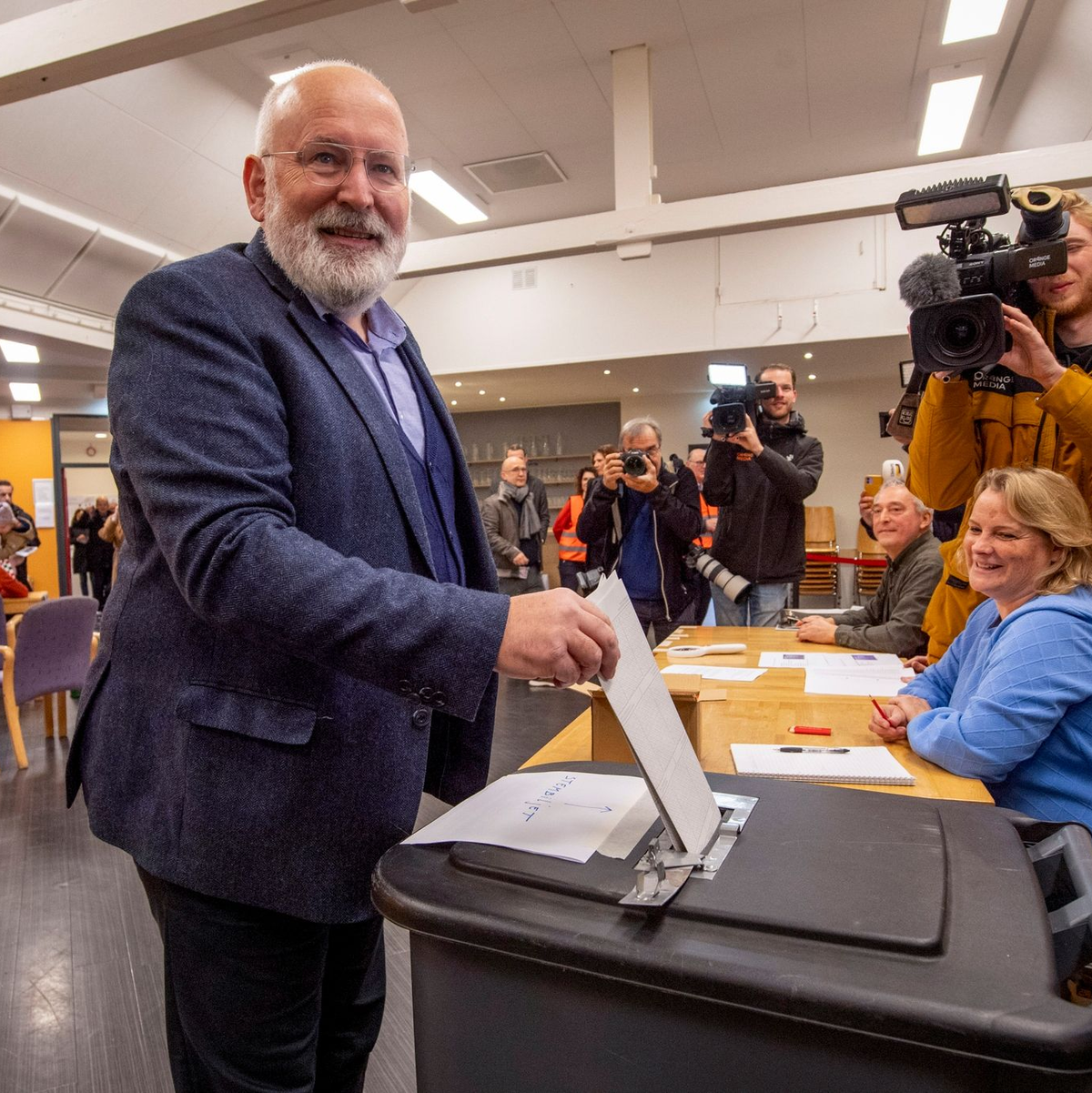 Sozialdemokraten und Grüne treten erstmals als Bündnis an und wollen mit ihrem Spitzenkandidaten Frans Timmermans den befürchteten Rechtsruck verhindern. - Foto: Ermindo Armino/AP