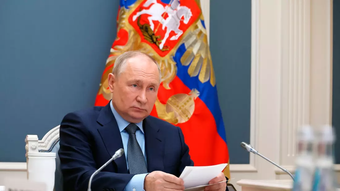 Wladimir Putin nimmt per Videokonferenz an dem G20-Gipfel teil. - Bild: Mikhail Klimentyev/Sputnik Kremlin Pool via AP/dpa