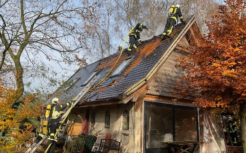 FW Kranenburg: Dachstuhlbrand am Kleingebäude - Foto: presseportal.de