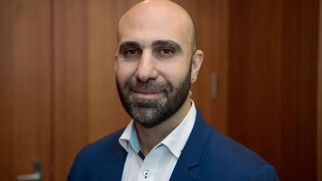 «In jeder Krisenzeit gibt es Hochkonjunktur für Radikale»: Ahmad Mansour. - Bild: Jörg Carstensen/dpa