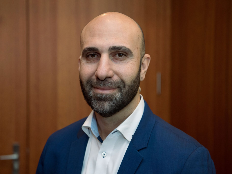 «In jeder Krisenzeit gibt es Hochkonjunktur für Radikale»: Ahmad Mansour. - Foto: Jörg Carstensen/dpa