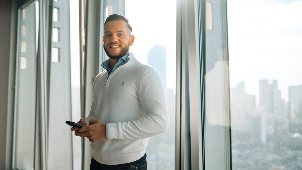 Als KMU im Wettbewerb bestehen: Julian Jehn verrät, mit welchen Mitteln sich Industrieunternehmen vor dem Aus retten - Foto: presseportal.de