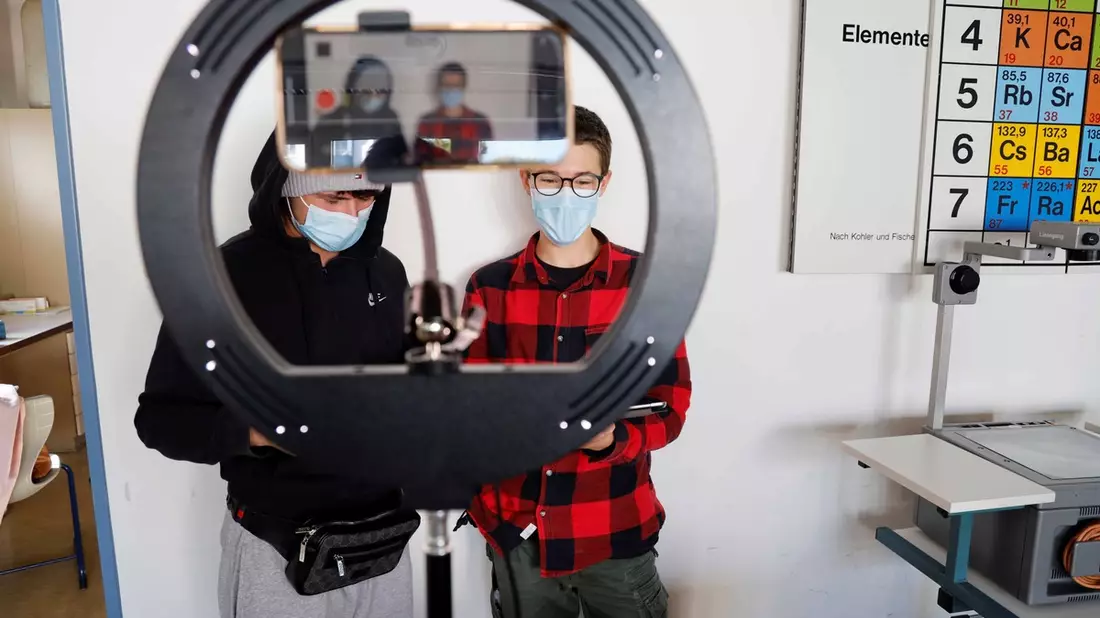 Fraunhofer FIT entwickelt Fragebogen zur Messung von Bildungskompetenzen - Bild: presseportal.de