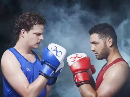 Kann Nici Stemmler an den Erfolg seines Bruders Trymacs anknüpfen? Joyn zeigt The Great Fight Night am 25. November 2023 live aus dem PSD Bank Dome in Düsseldorf - Foto: © Joyn/Marc Rehbeck Dieses Bild darf honorarfrei für redaktionelle Zwecke und nur im Rahmen der Berichterstattung zu The Great Fight Night verwendet werden. Verwendung nur mit vollständigem Copyrightvermerk. Das Foto darf nicht verändert, bearbeitet und
