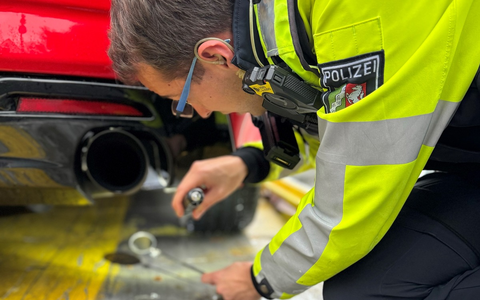 POL-UN: Unna - Mit dröhnendem Auspuff direkt in die Polizeikontrolle - Foto: presseportal.de