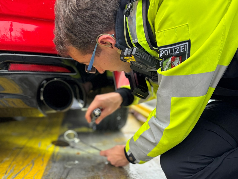 POL-UN: Unna - Mit dröhnendem Auspuff direkt in die Polizeikontrolle - Foto: presseportal.de