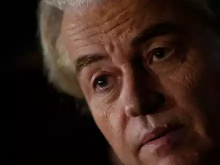 Hatte die Parlamentswahl im Oktober überraschend klar gewonnen: Geert Wilders. - Foto: Peter Dejong/AP
