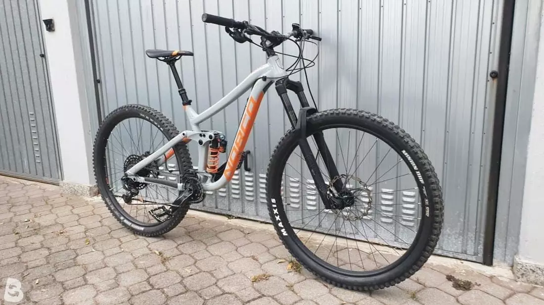 POL-GÖ: (577/2023) Tat während der Öffnungszeit: Unbekannte stehlen Mountainbike vor Supermarkt in Gieboldehausen, Zeugen gesucht - Bild: presseportal.de