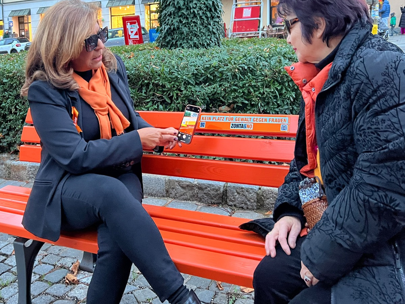Manifestübergabe im BMFSFJ: WirALLE gegen Gewalt an Frauen - Foto: presseportal.de
