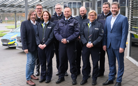 POL-GT: Zwei neue Bezirksdienstbeamtinnen und ein Beamter für Herzebrock-Clarholz, Gütersloh und Rietberg - Foto: presseportal.de POL-GT: Zwei neue Bezirksdienstbeamtinnen und ein Beamter für Herzebrock-Clarholz, Gütersloh und Rietberg - Foto: presseportal.de