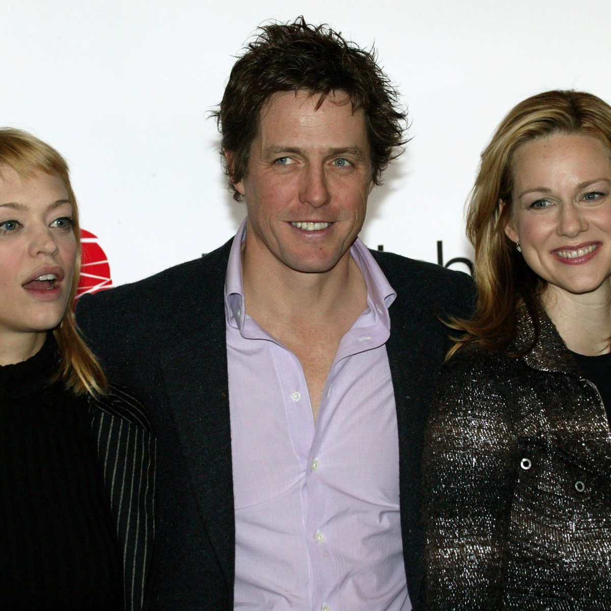 Heike Makatsch, Hugh Grant und Laura Linney (l-r) bei der Premiere 2003 in München. - Foto: Ursula Düren/dpa