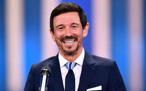 Oliver Berben bei der Verleihung des Deutschen Fernsehpreis 2022. - Foto: Marius Becker/dpa