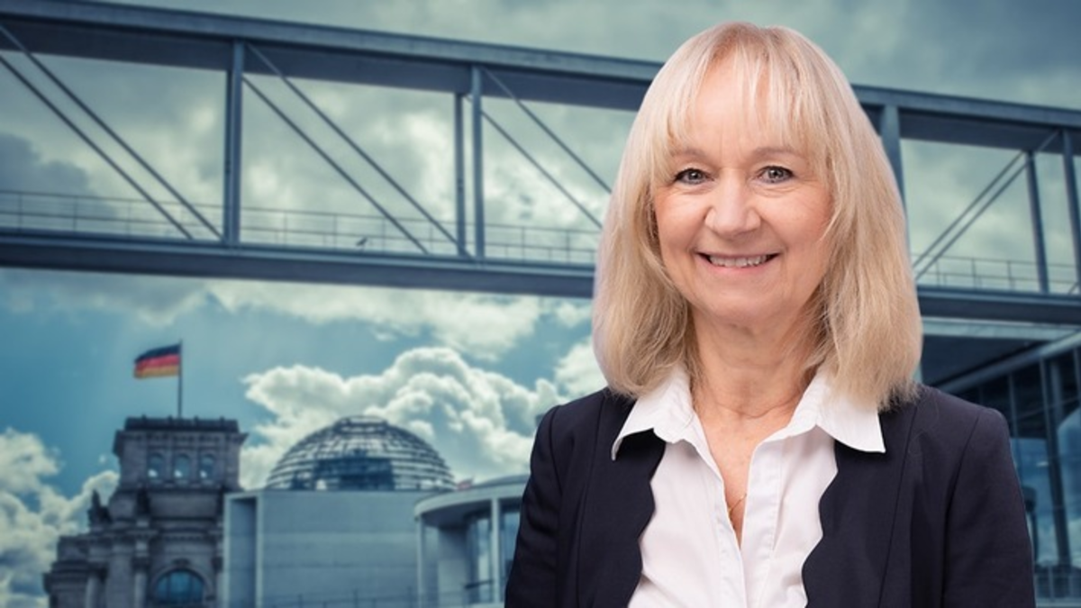 Christina Baum: Lauterbach vertritt nicht die Interessen der Bürger, sondern der Impfstoffindustrie! - Foto: presseportal.de