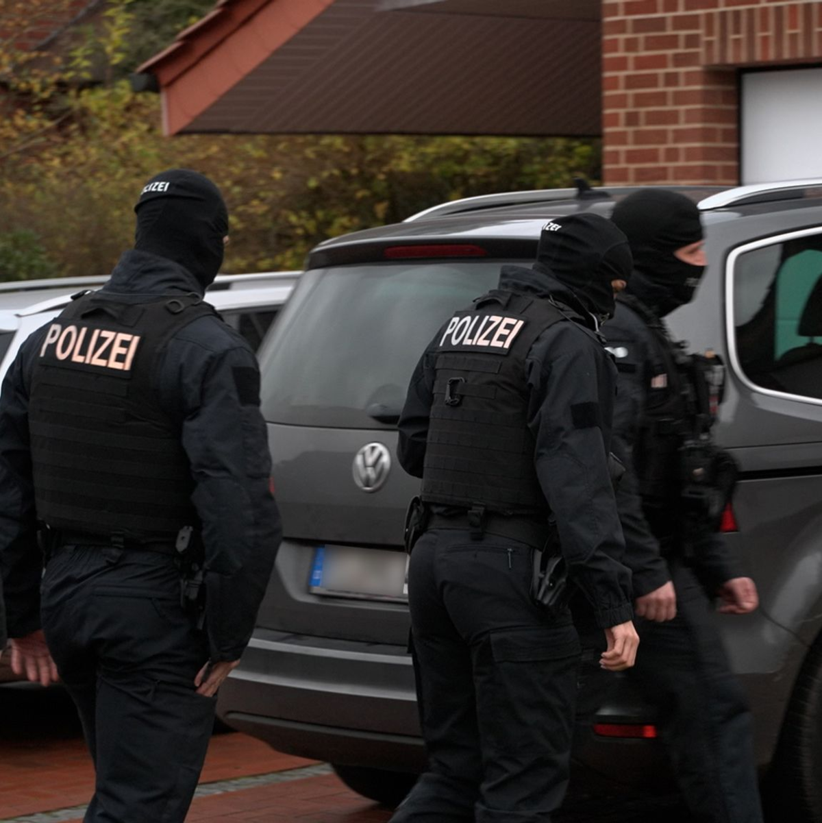 Durchsuchung in Lingen in Niedersachsen. - Foto: -/tv7news/dpa