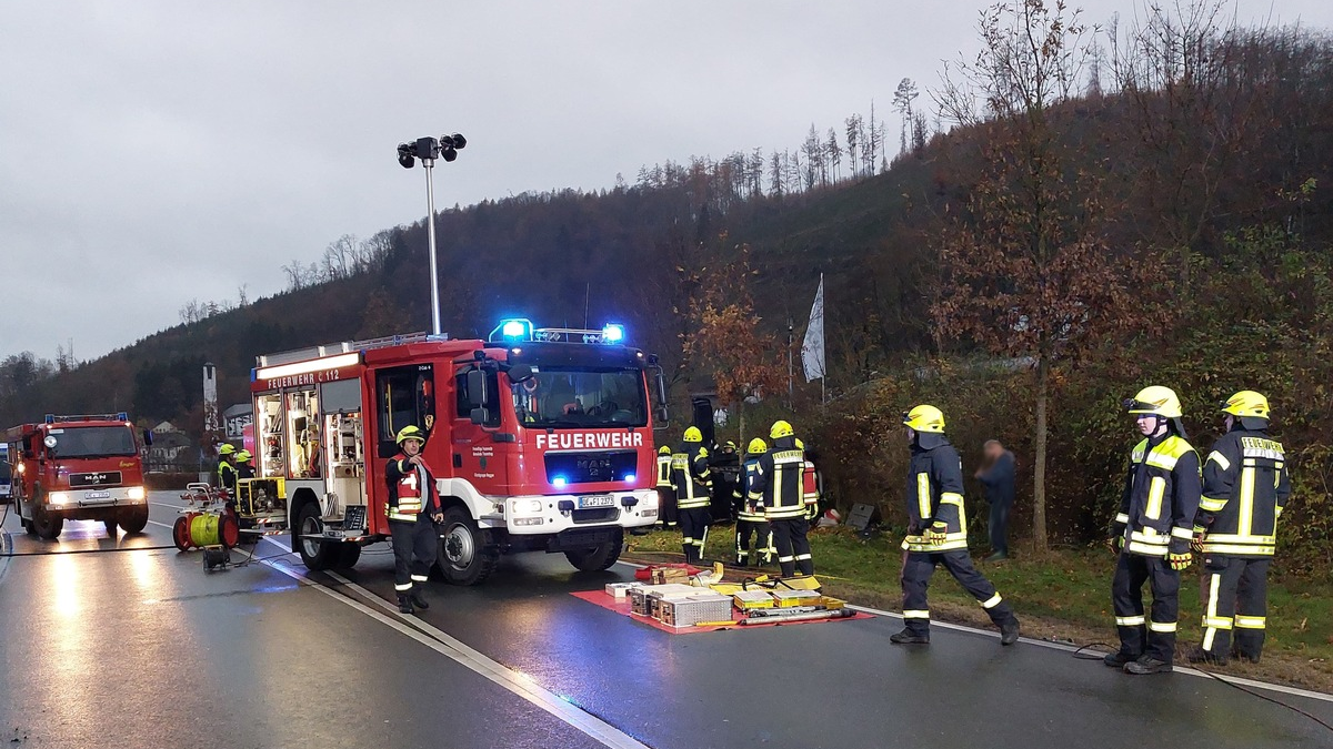 FW Finnentrop: Verkehrsunfall mit eingeschlossener Person - Foto: presseportal.de