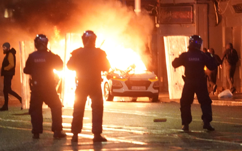 Der abgesperrte Tatort am Parnell Square East in Dublin. - Foto: Brian Lawless/PA Wire/dpa