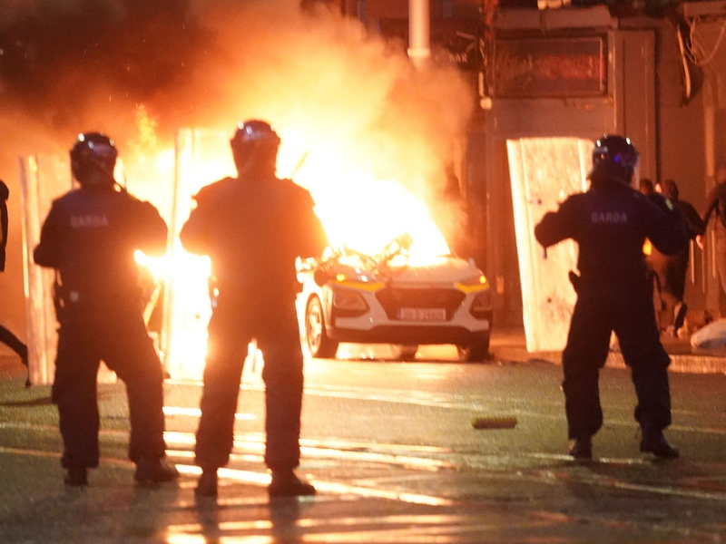 Der abgesperrte Tatort am Parnell Square East in Dublin. - Foto: Brian Lawless/PA Wire/dpa
