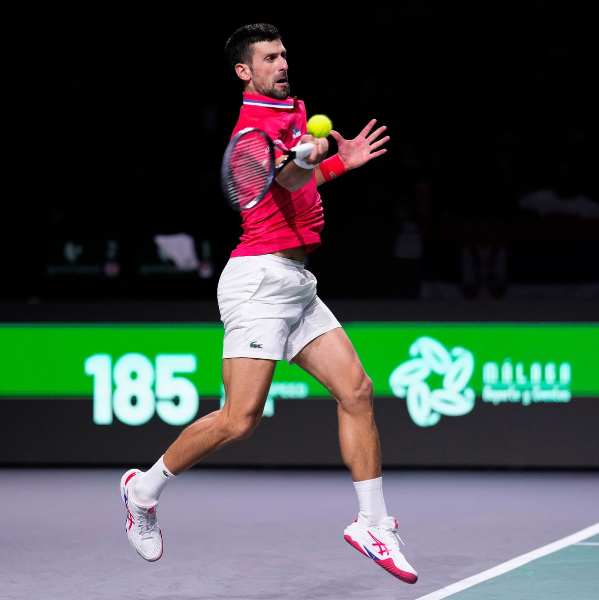 Novak Djokovic setzte sich in zwei Sätzen gegen Cameron Norrie durch. - Foto: Manu Fernandez/AP/dpa