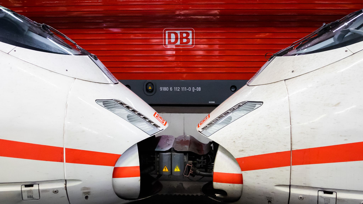 Aktuell laufen die Tarifverhandlungen zwischen der Deutschen Bahn und der GDL weiter. - Foto: Christoph Soeder/dpa