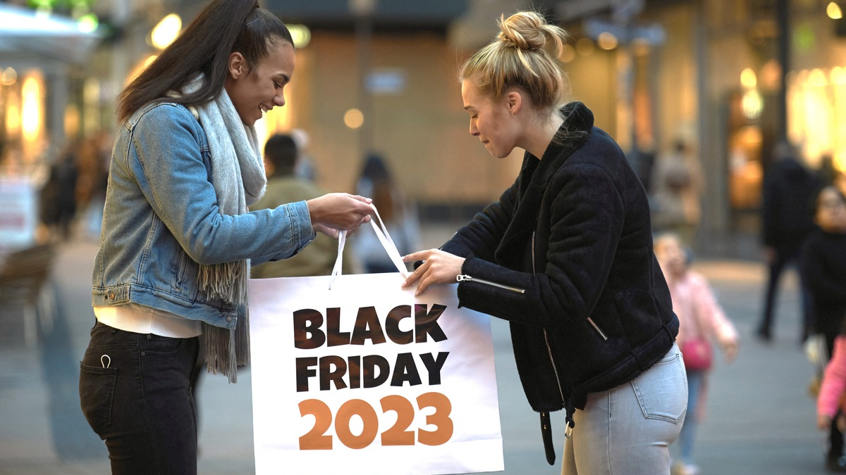 Trotz bester Black Friday Angebote seit Jahren: Käufer startet verhalten in die Rabattschlacht - Foto: presseportal.de