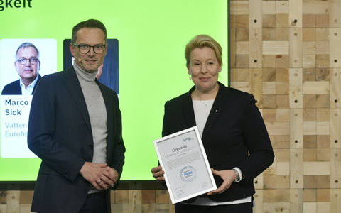 Franziska Giffey auf dem Klimafestival als Digitalpolitikerin ausgezeichnet - Foto: presseportal.de