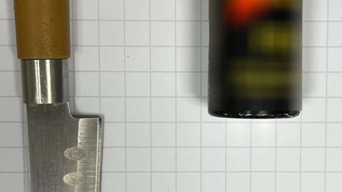 BPOL NRW: 21-Jähriger leistet Widerstand - Bundespolizei stellt Messer und Tierabwehrspray sicher - Foto: presseportal.de