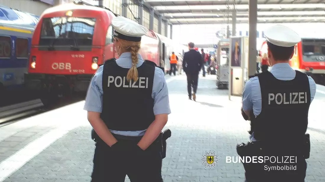 Bundespolizeidirektion München: Schlafende geküsst - 24-Jähriger kommt in Untersuchungshaft - Bundespolizei lobt couragiertes Einschreiten - Bild: presseportal.de