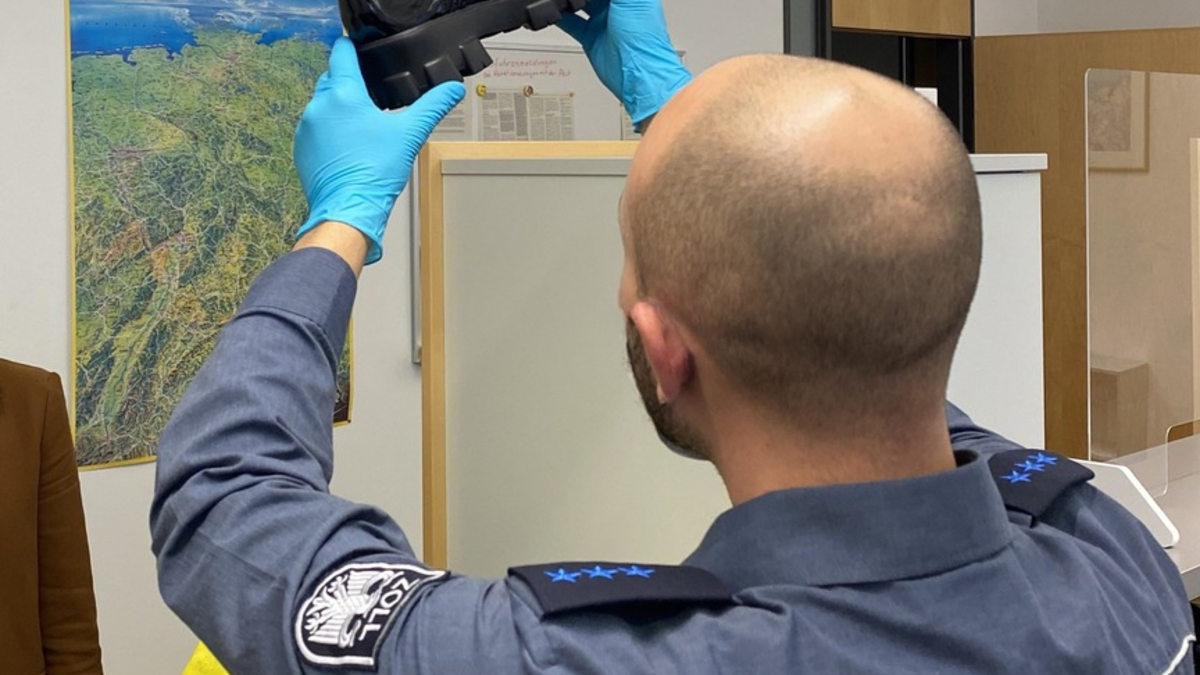 HZA-KA: Grenzenlos shoppen? Das müssen Sie zu Weihnachten, Black Friday und Co. beachten - Foto: presseportal.de