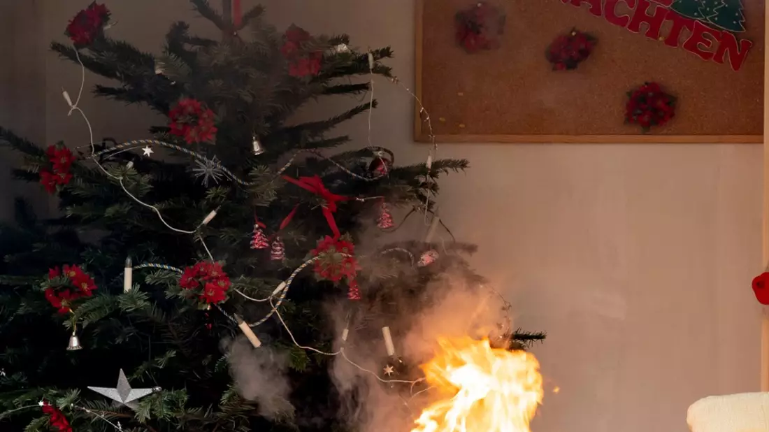 Unfallrisiko in der Adventszeit: Gut abgesichert das Fest genießen - Bild: presseportal.de