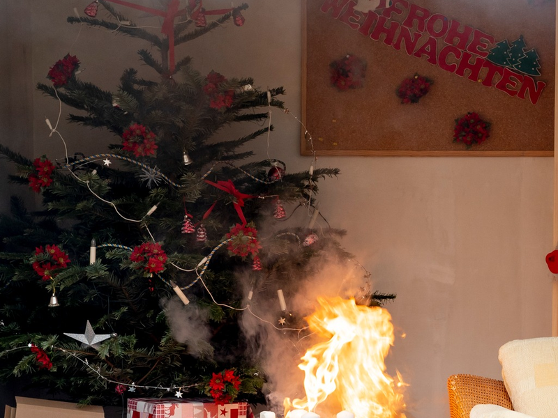 Unfallrisiko in der Adventszeit: Gut abgesichert das Fest genießen - Foto: presseportal.de