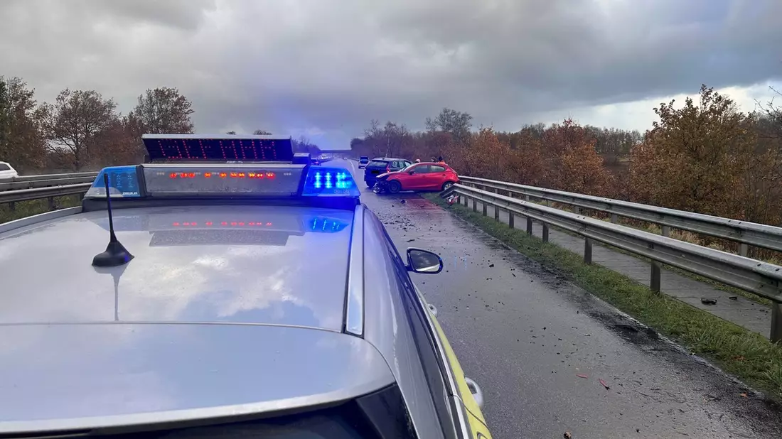 POL-CUX: Mehrere Verkehrsunfälle auf der BAB27 infolge von Hagelschauern - Nachtrag - Bild: presseportal.de
