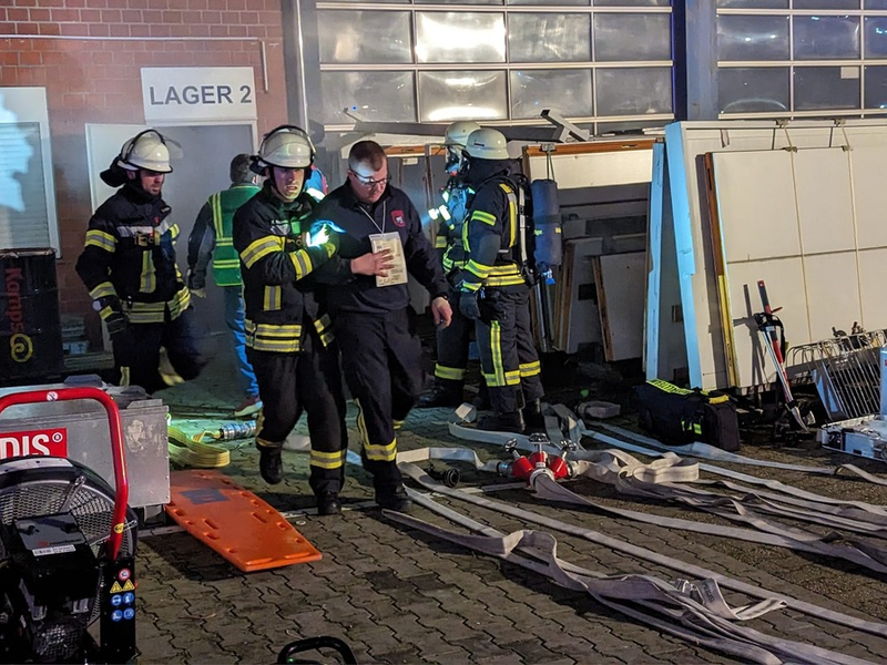 FFW Schwalmtal: Jahresabschlussübung der Freiwilligen Feuerwehr Schwalmtal - Foto: presseportal.de