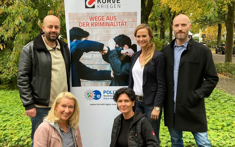 POL-VIE: Kreis Viersen: POLIZEI UND JUGENDHILFE - Das Team Kurve-kriegen Viersen zieht nach zwei Jahren eine positive Bilanz - Foto: presseportal.de