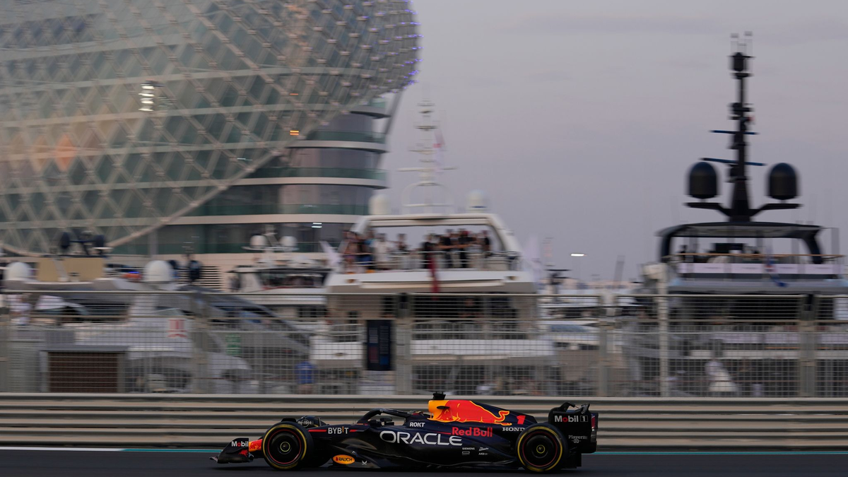 Max Verstappen wurde im zweiten Training in Abu Dhabi Dritter. - Foto: Kamran Jebreili/AP/dpa