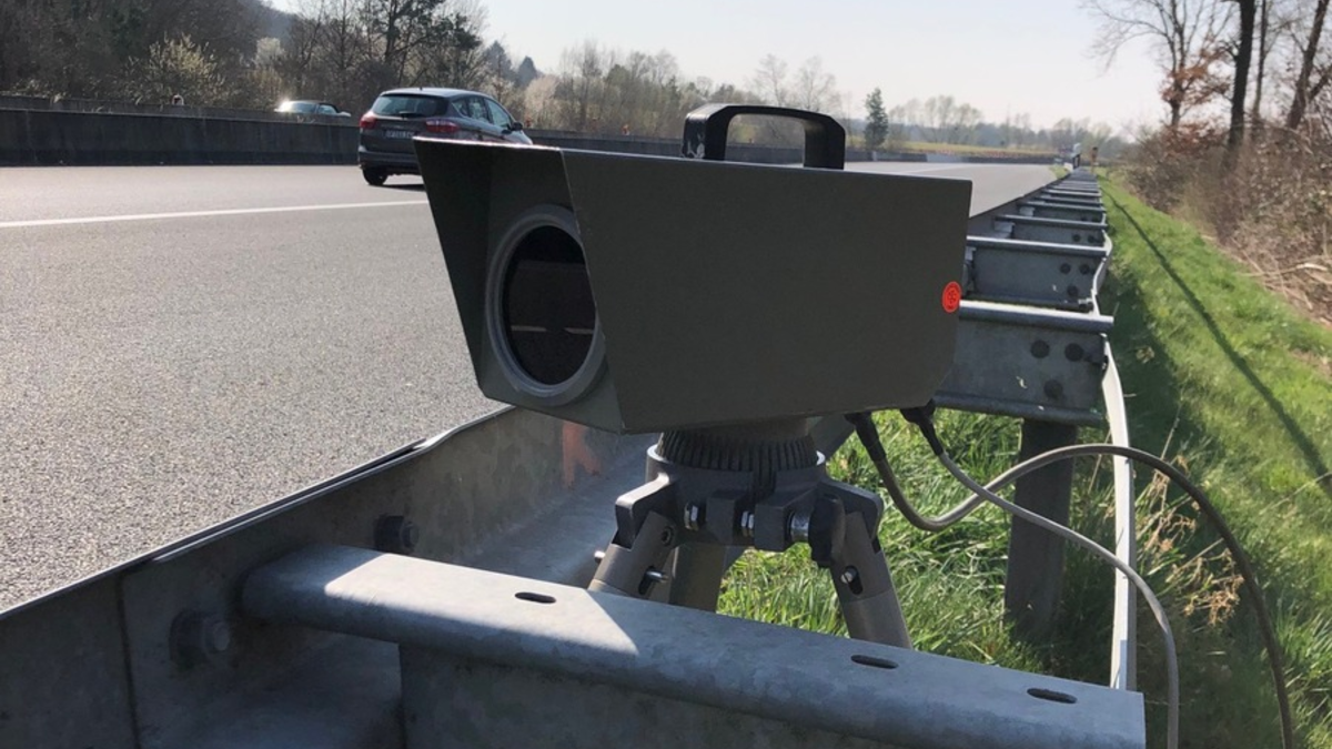 POL-OF: Über 170 Fahrverbote bei Geschwindigkeitskontrollen; Wachpolizisten retteten 26-Jährigem vermutlich das Leben; Kosmetikartikel aus Laster gestohlen und mehr - Foto: presseportal.de