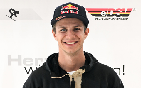 Skispringer Andreas Wellinger zeigt sich zum Saisonstart in Bestform. - Foto: Jens Niering/dpa