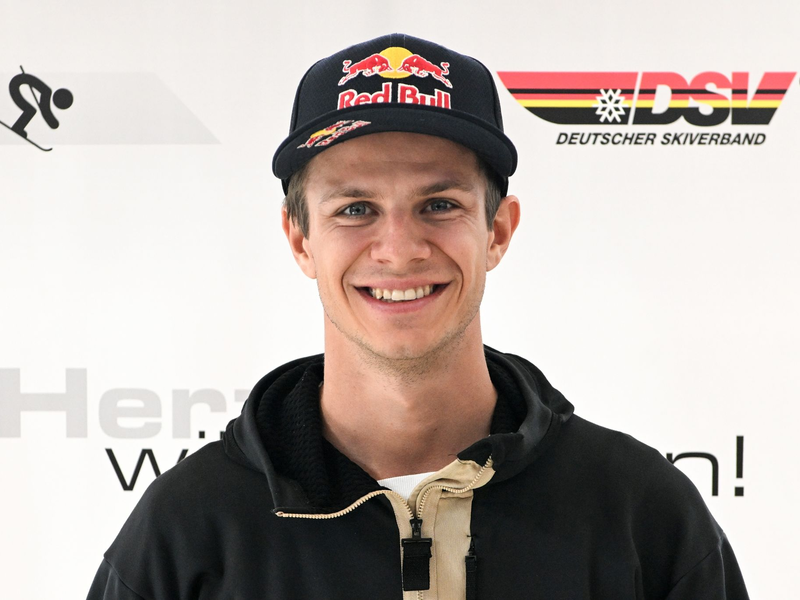 Skispringer Andreas Wellinger zeigt sich zum Saisonstart in Bestform. - Foto: Jens Niering/dpa