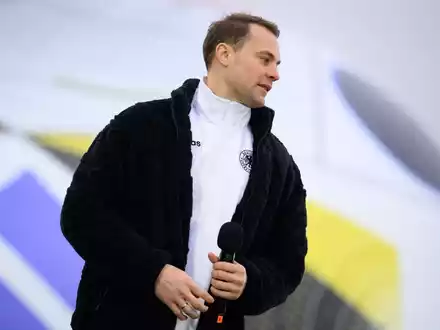 Fußball-Nationaltorhüter Manuel Neuer denkt noch nicht ans Aufhören. - Foto: Bernd von Jutrczenka/dpa