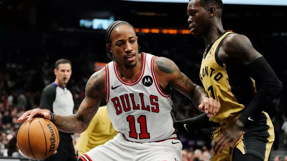 Dennis Schröder (r) erzielte gegen die Bulls zwar 17 Punkte und gab fünf Assists, aber schied mit den Toronto Raptors aus. - Bild: Frank Gunn/The Canadian Press via AP/dpa
