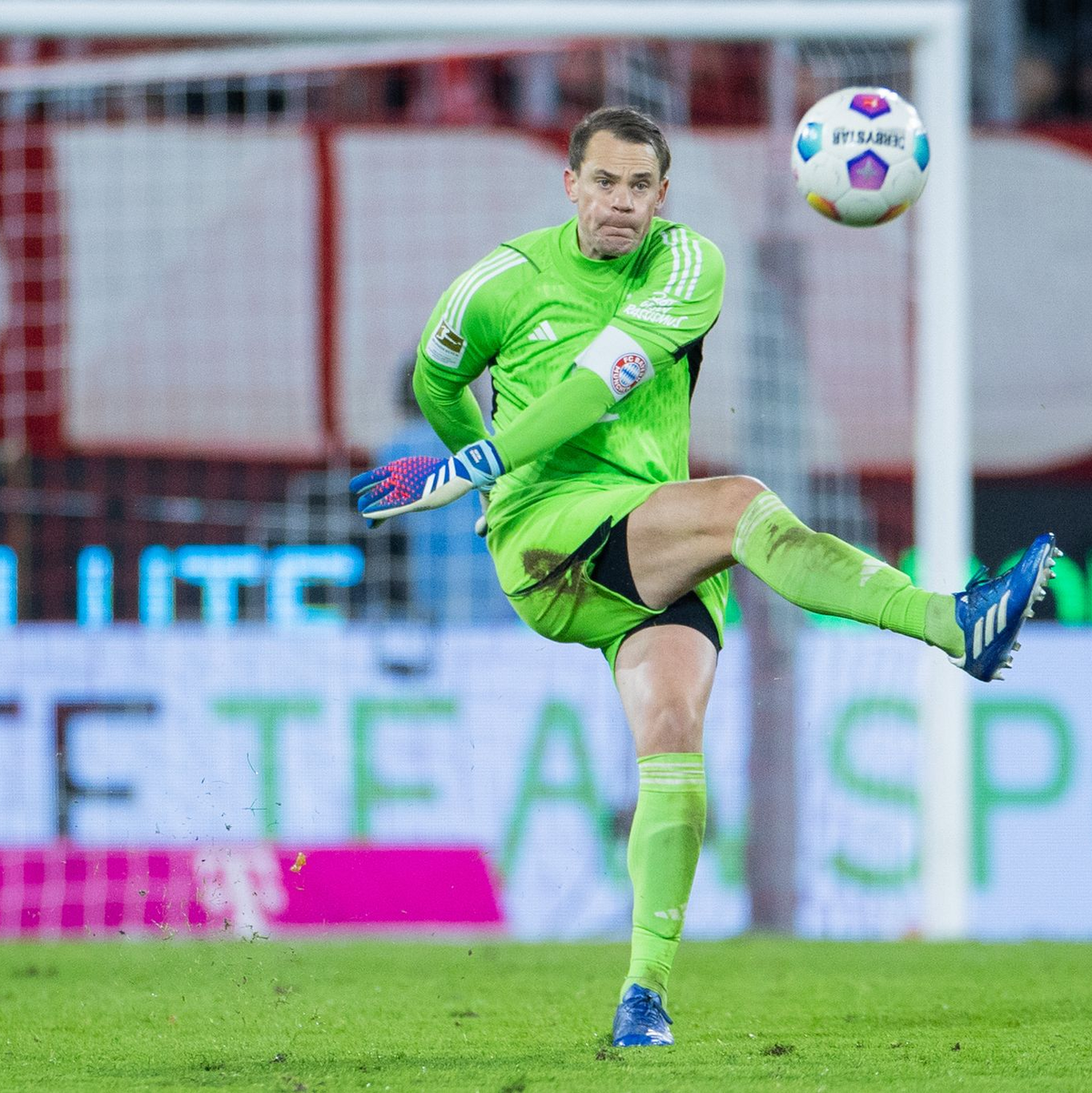 Ist nach seiner langen Verletzungspause wieder Stammtorwart beim FC Bayern München: Manuel Neuer. - Foto: Rolf Vennenbernd/dpa