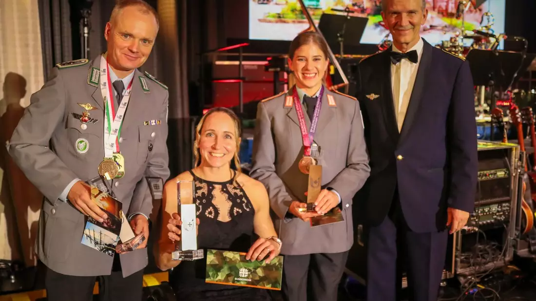 Ehrung der Bundeswehrsportler:innen des Jahres / Der Ball der Streitkräftebasis als Rahmen für außergewöhnliche Auszeichnungen - Bild: presseportal.de