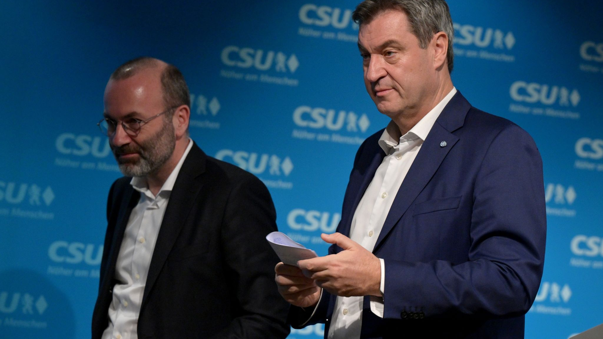 «CSU wird verteidigen, was die Gründerväter aufgebaut hätten»:   Manfred Weber (l.) und Markus Söder. - Foto: Peter Kneffel/dpa