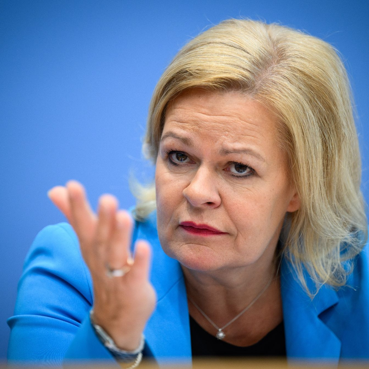 Bundesinnenministerin Nancy Faeser macht sich gegen Gewalt an Frauen stark. - Foto: Bernd von Jutrczenka/dpa