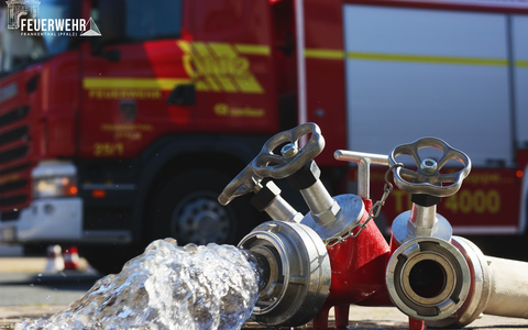 FW Frankenthal: 5 Einsätze binnen 12 Stunden - davon zwei Gebäudebrände - Foto: presseportal.de