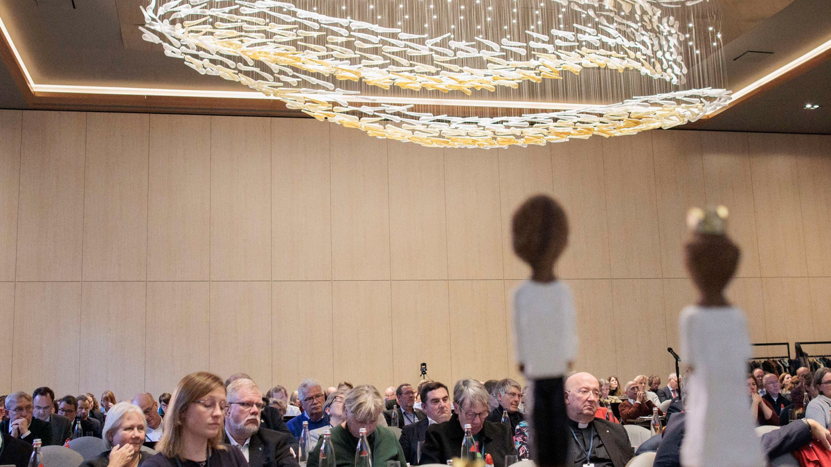 Delegierte der Vollversammlung des Zentralkomitees der deutschen Katholiken (ZDK). - Foto: Carsten Koall/dpa