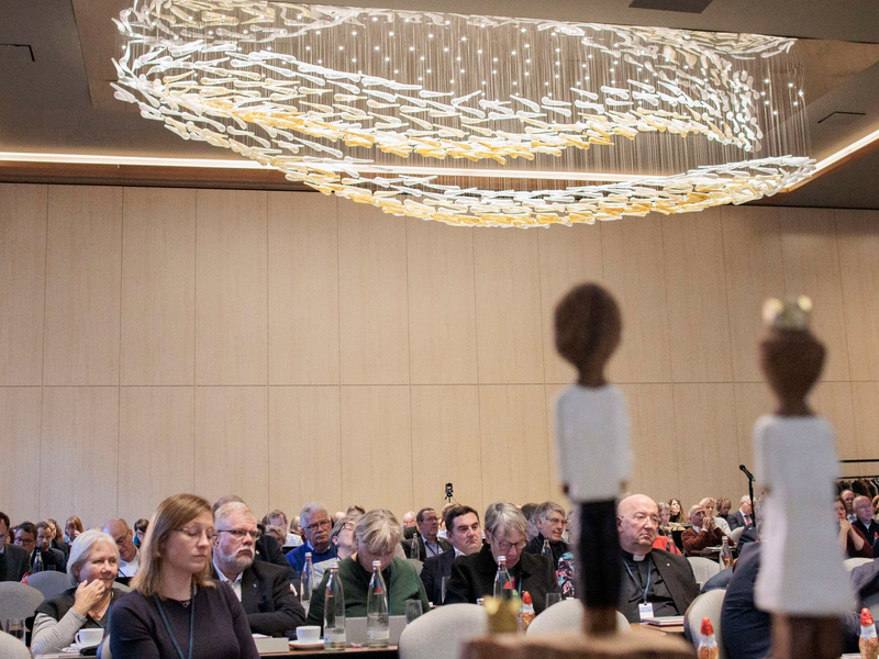 Delegierte der Vollversammlung des Zentralkomitees der deutschen Katholiken (ZDK). - Foto: Carsten Koall/dpa