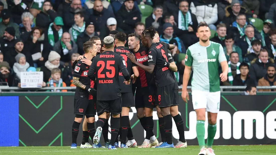 Bayer 04 Leverkusen bleibt nach dem Sieg bei Werder Bremen weiter Tabellenführer. - Bild: Carmen Jaspersen/dpa