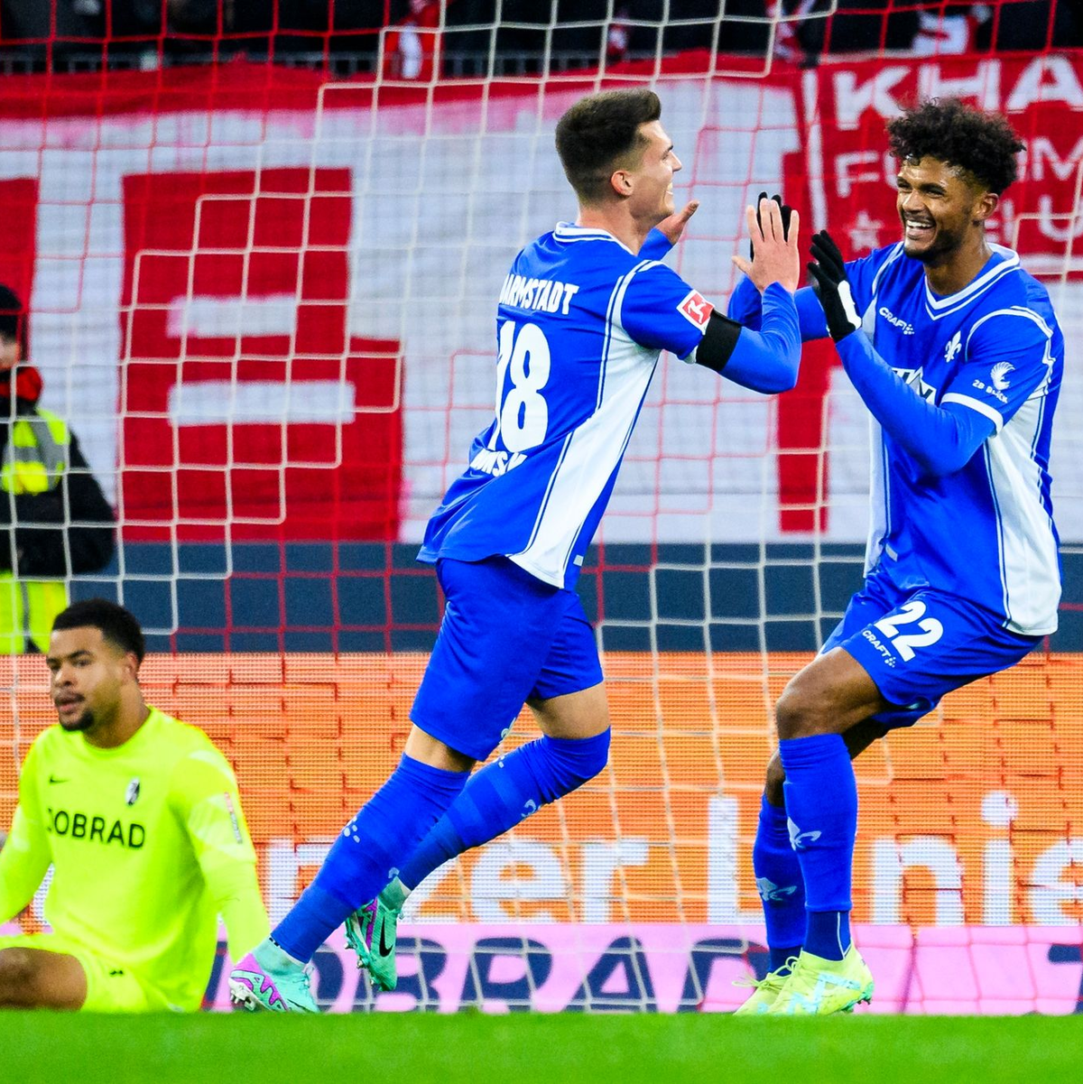 Einen Punkt konnte Aufsteiger Darmstadt in Freiburg ergattern. - Foto: Tom Weller/dpa