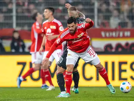 Für Baumgart war es das zweite Pflichtspiel als Union-Trainer. - Foto: Andreas Gora/dpa